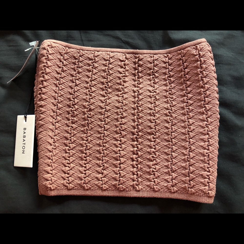 BNWT Aritzia - Babaton top, Size S/P